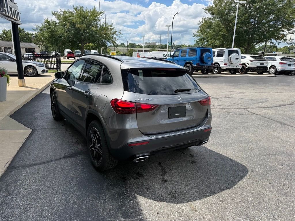 New 2026 Mountain Grey Metallic Mercedes-Benz GLA 250 image 5