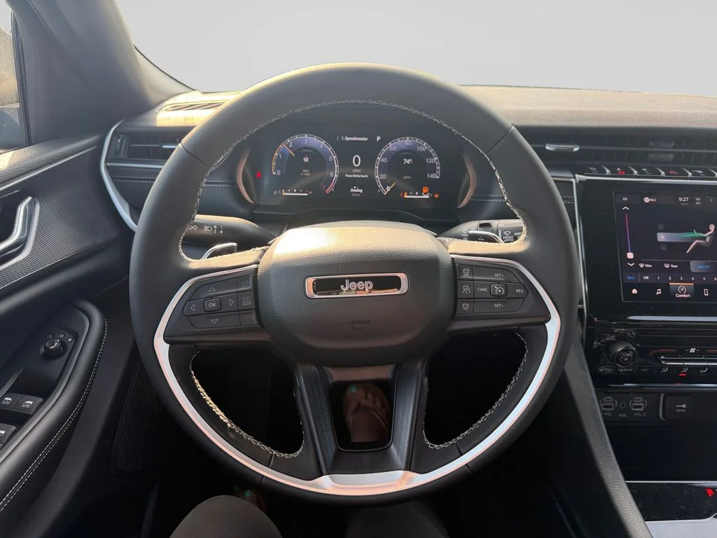 2025 Jeep Grand Cherokee Laredo - Photo 13