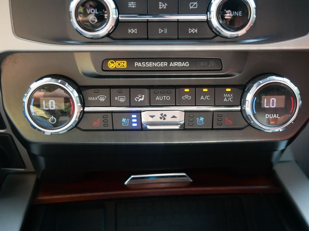 Used 2022 Black Ford King Ranch image 21