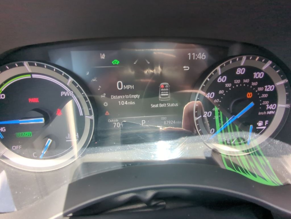 Used 2021 White Toyota XLE image 22