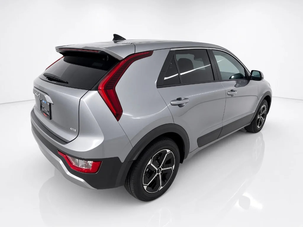 Used 2025 Steel Gray Kia LX image 6