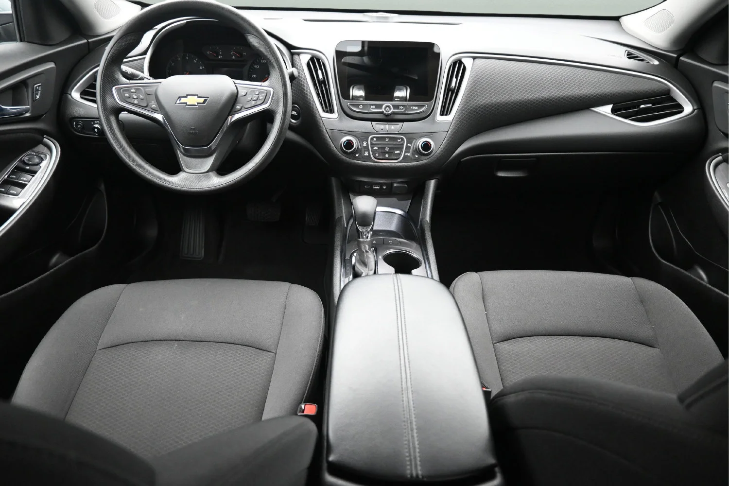 Used 2025 Sterling Gray Metallic Chevrolet 1LT image 9