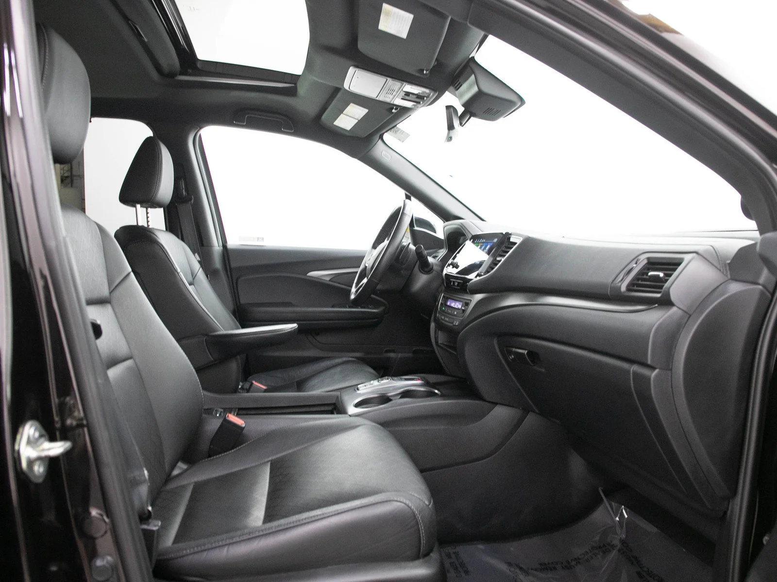 Used 2019 Crystal Black Pearl Honda 4D EX-L 4WD image 13