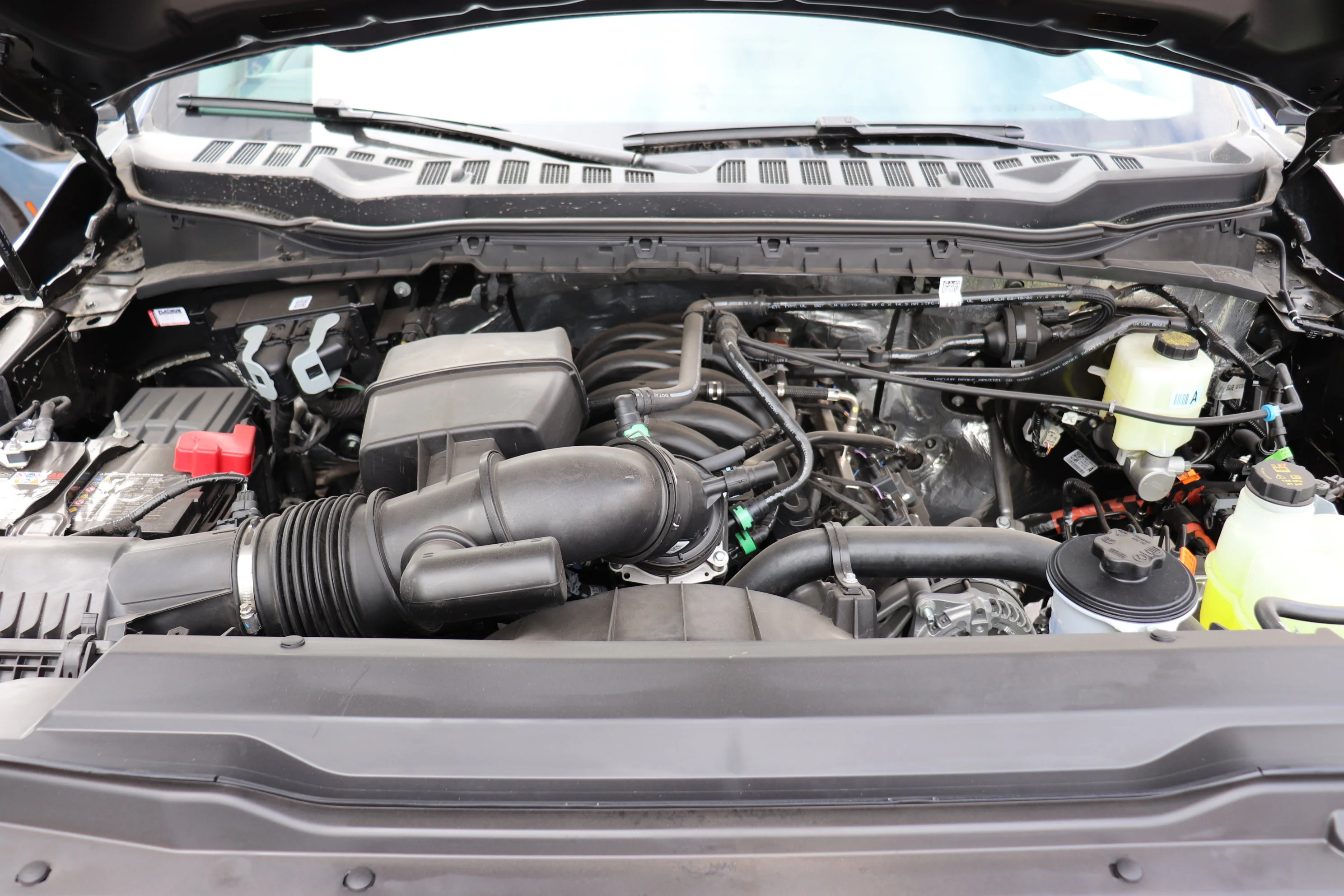 New 2026 CARBONIZED GREY METALLIC Ford XLT image 6