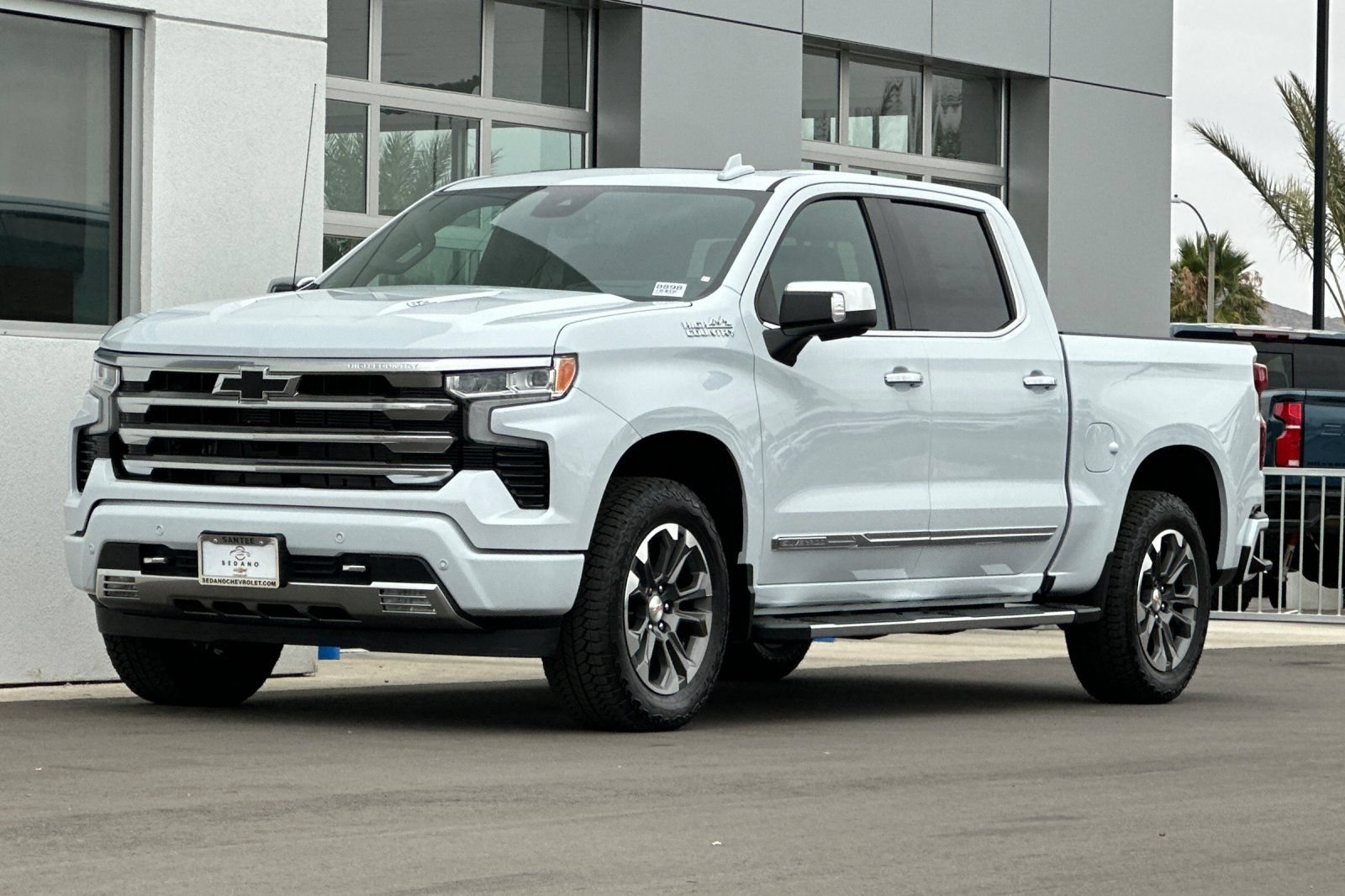 New 2026 Polar White Tricoat Chevrolet High Country image 8
