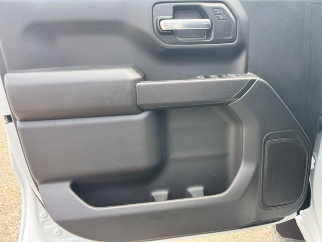 Used 2025 White Chevrolet Custom image 25
