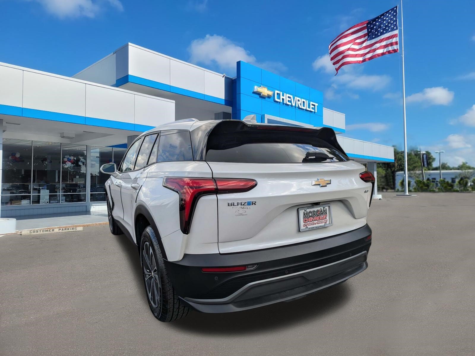 Used 2024 Iridescent Pearl Tricoat Chevrolet LT image 5