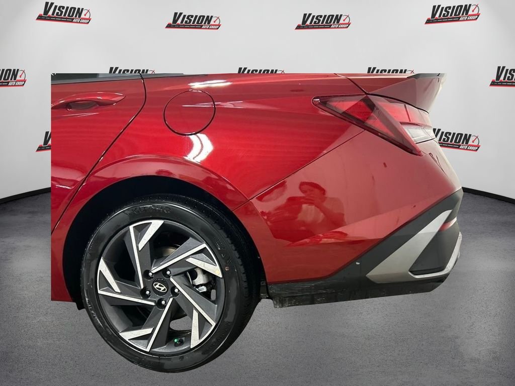 Used 2025 Red Hyundai SEL Sport image 7
