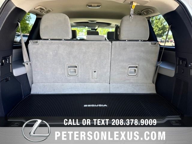 Used 2018 White Toyota SR5 image 20
