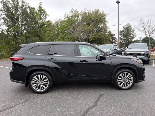 Used 2022 Midnight Black Metallic Toyota Platinum image 5