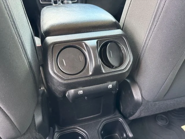 Used 2018 White Jeep Unlimited Sport S image 13