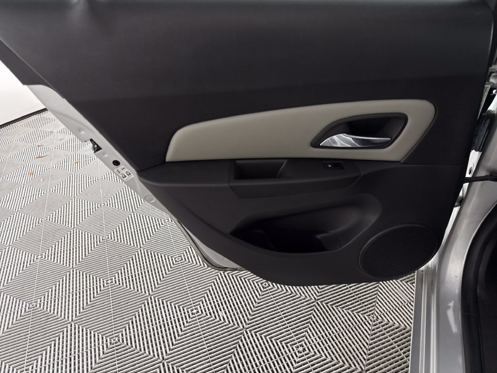 2015 Chevrolet Cruze 1LT - Photo 12