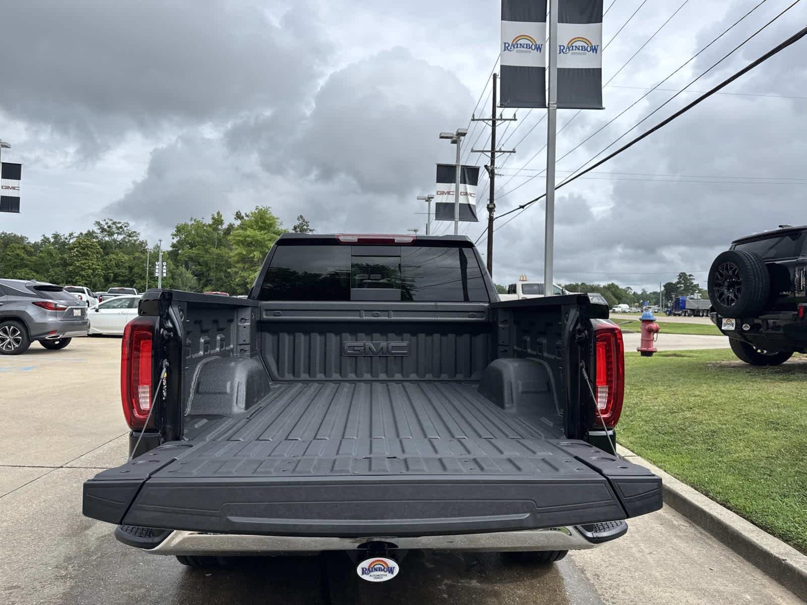 2026 GMC Sierra 1500 SLT - Photo 7