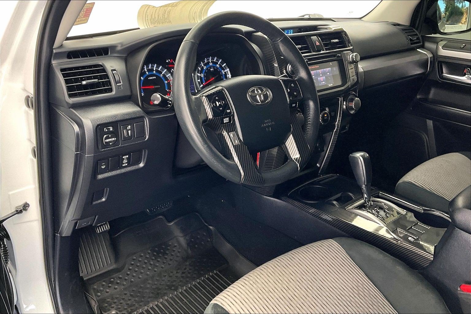 Used 2018 Super White Toyota SR5 image 14
