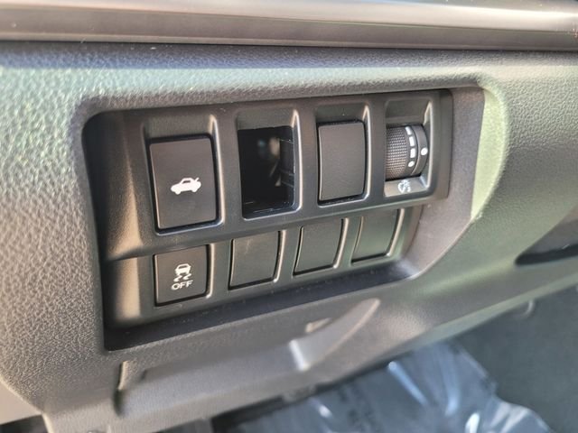 Used 2022 Gray Subaru Base image 19