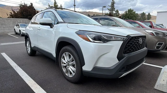2022 Toyota Corolla Cross LE