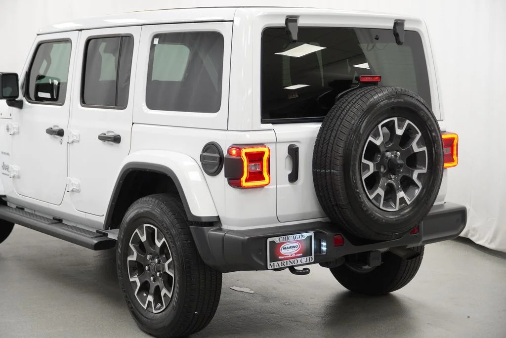 Used 2024 White Jeep Sahara image 24