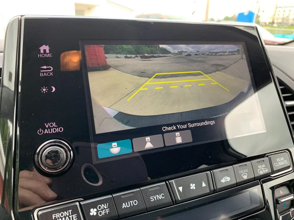 Used 2022 Silver Honda EX-L image 23