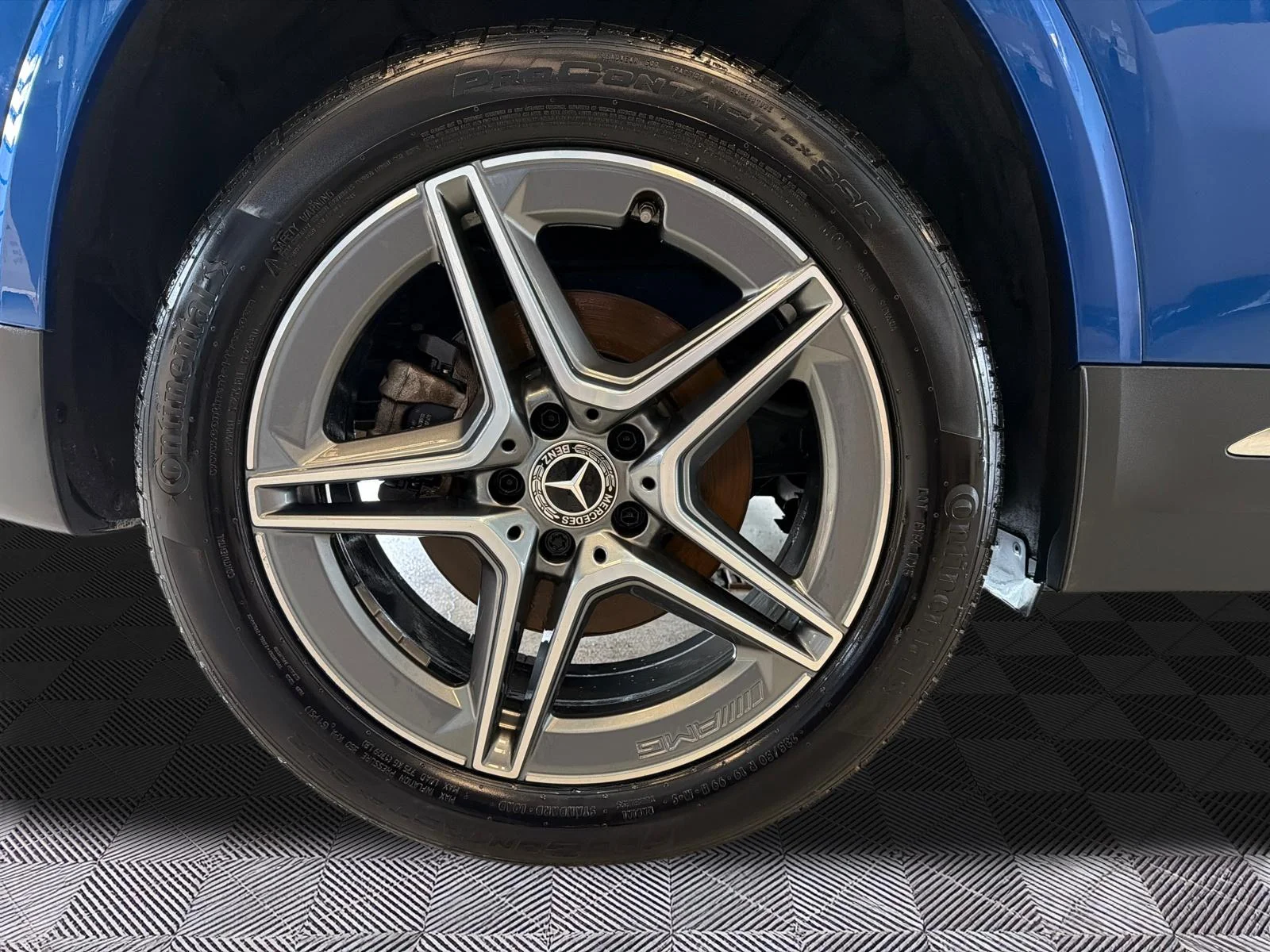 Certified Used 2025 Blue Mercedes-Benz 250 4matic Suv image 3