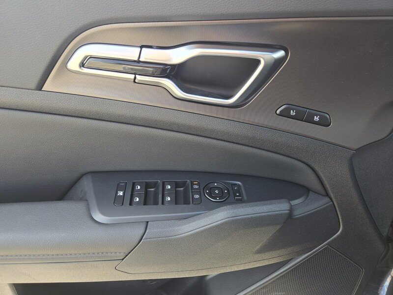 2026 Kia Sportage SX - Photo 9