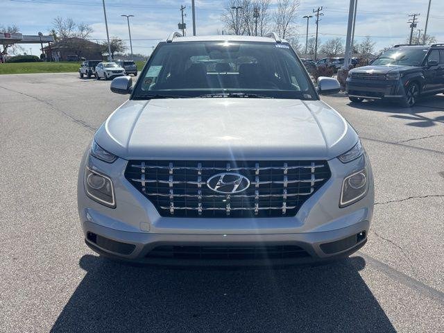New 2026 Shimmering Silver Hyundai SEL image 38