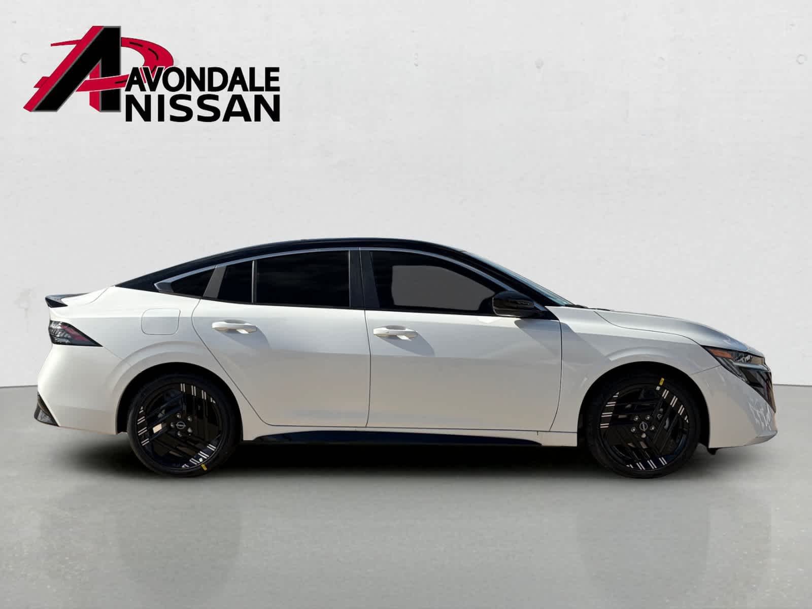 New 2027 Aspen White Tricoat/Super Black Nissan SR image 8