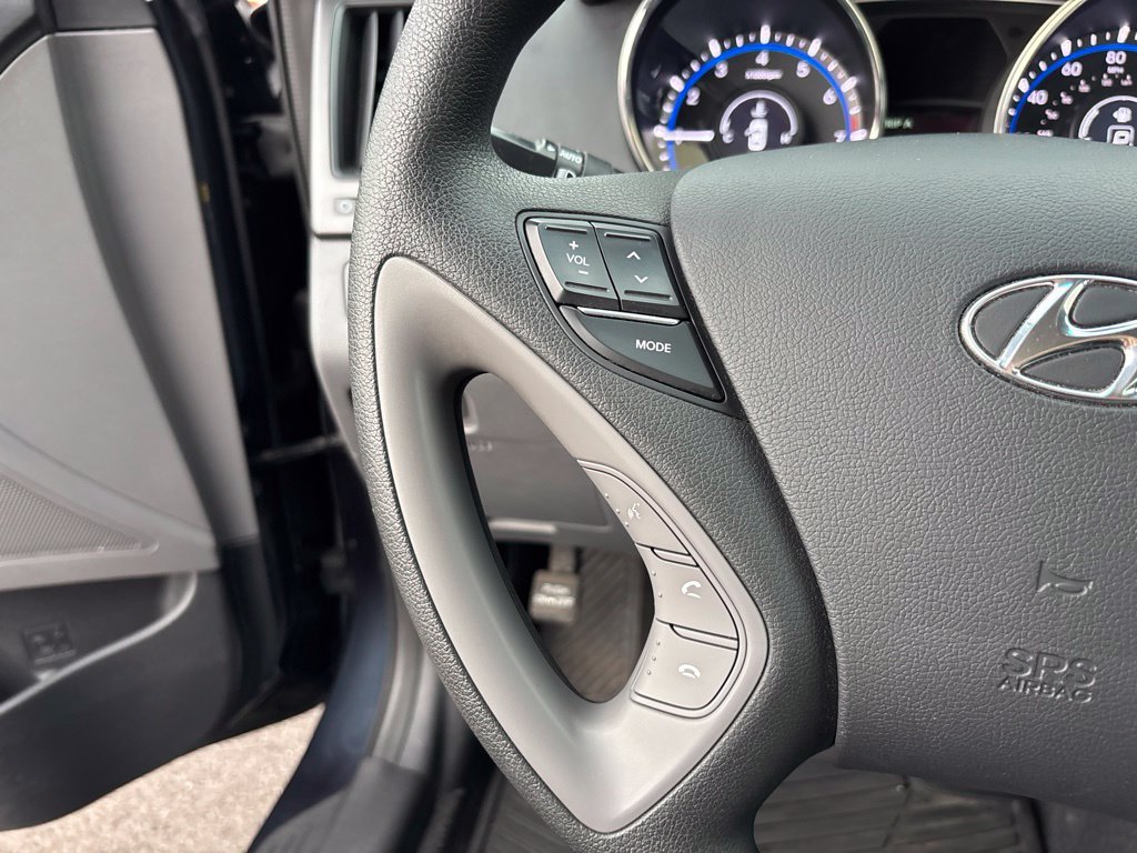 Used 2014 Blue Hyundai GLS image 16
