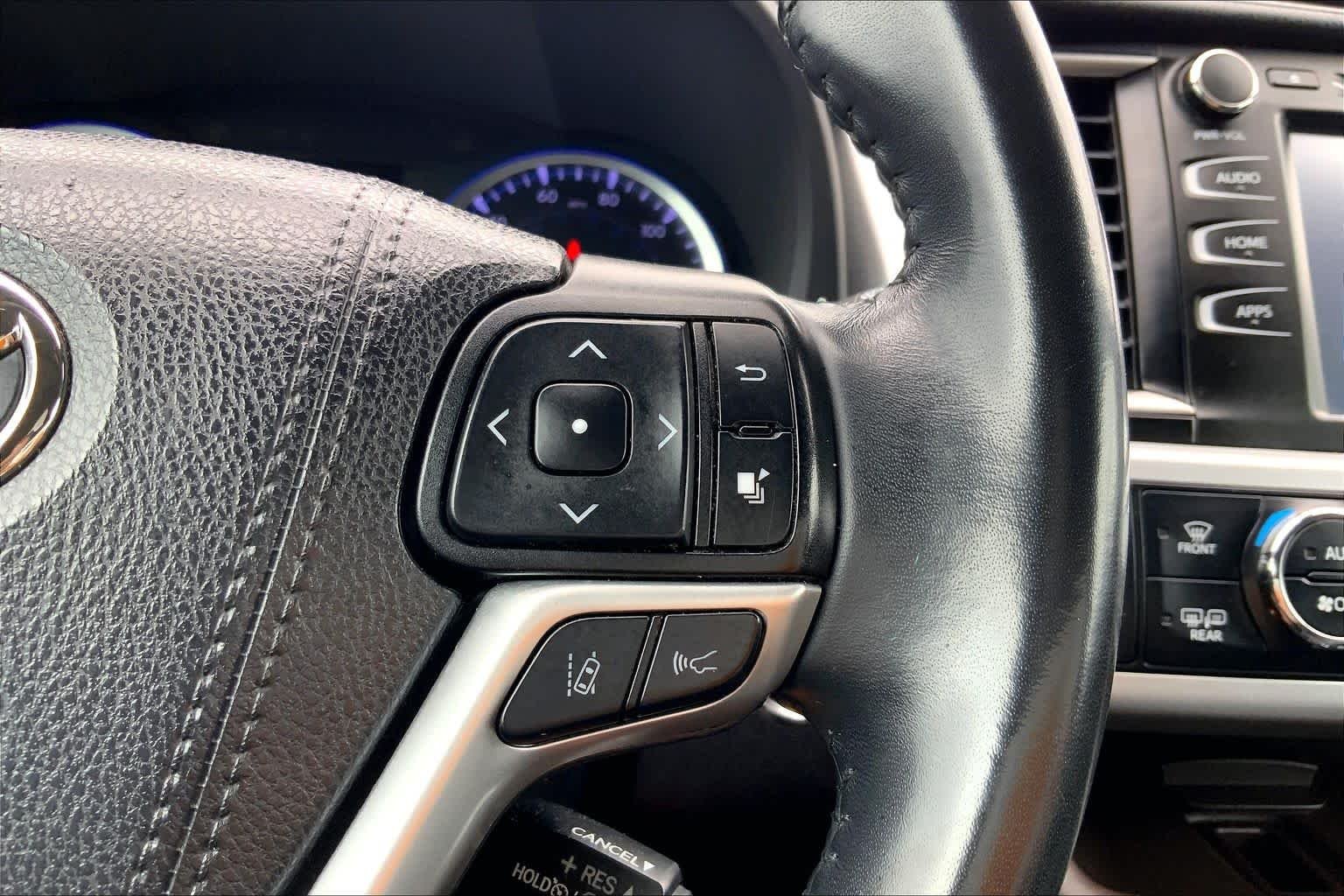 Used 2019 Celestial Silver Metallic Toyota XLE image 25
