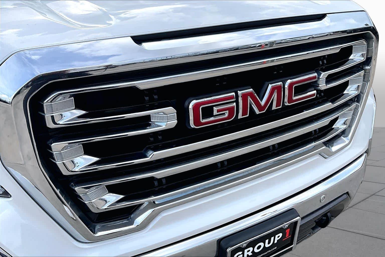 Used 2020 White Frost Tricoat GMC SLT image 30