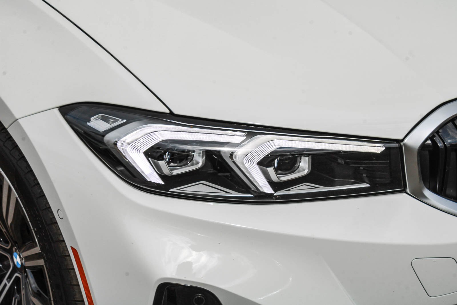 Used 2026 Alpine White BMW 330i image 9