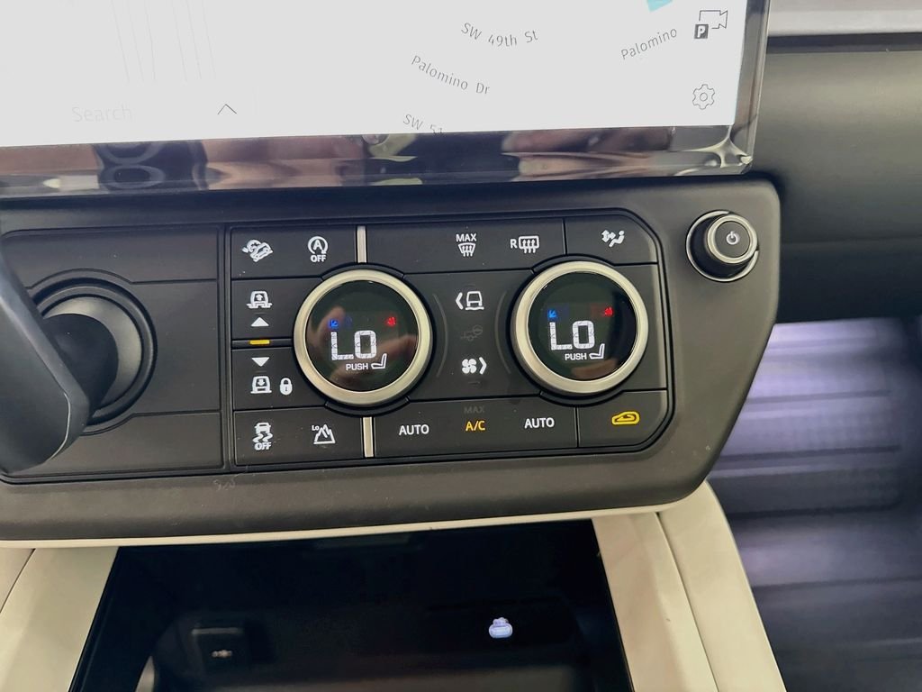 New 2026 Borasco Grey Land Rover X-Dynamic SE image 16