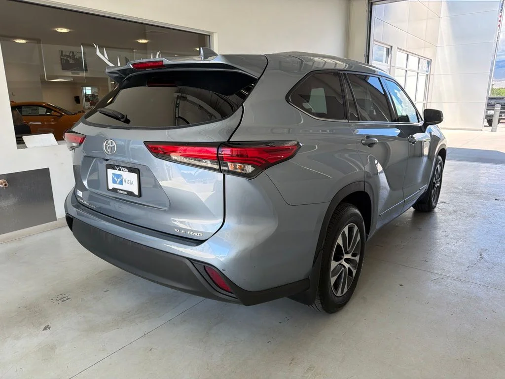 Used 2022 Moon Dust Toyota XLE image 6