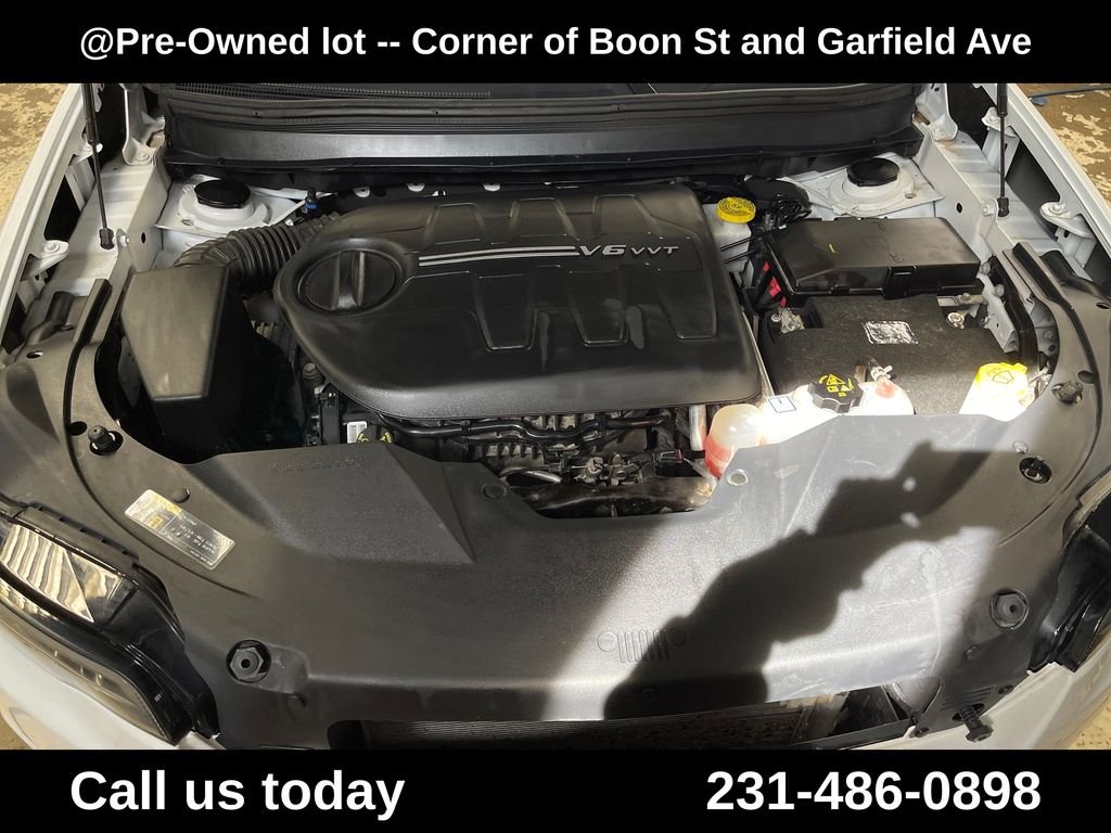 Used 2019 White Jeep Latitude Plus image 10
