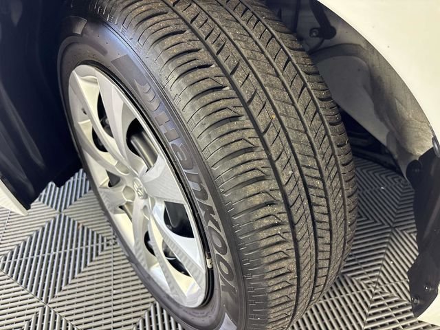 Used 2025 White Toyota LE image 29