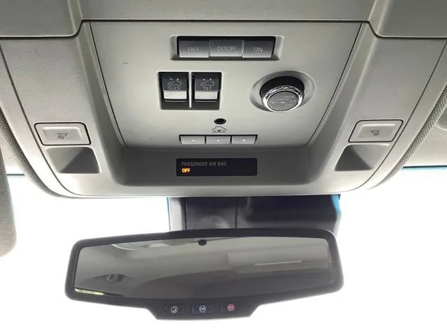 Used 2019 SILVER ICE METALLIC Chevrolet LT image 29