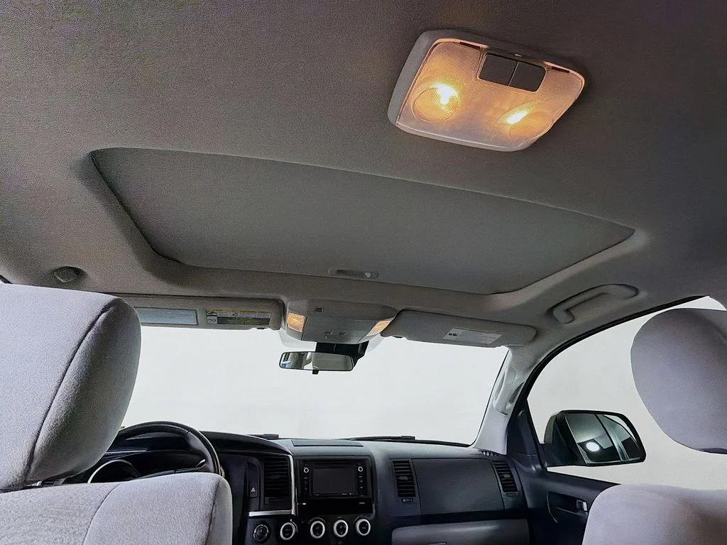 Used 2019 White Toyota SR5 image 15
