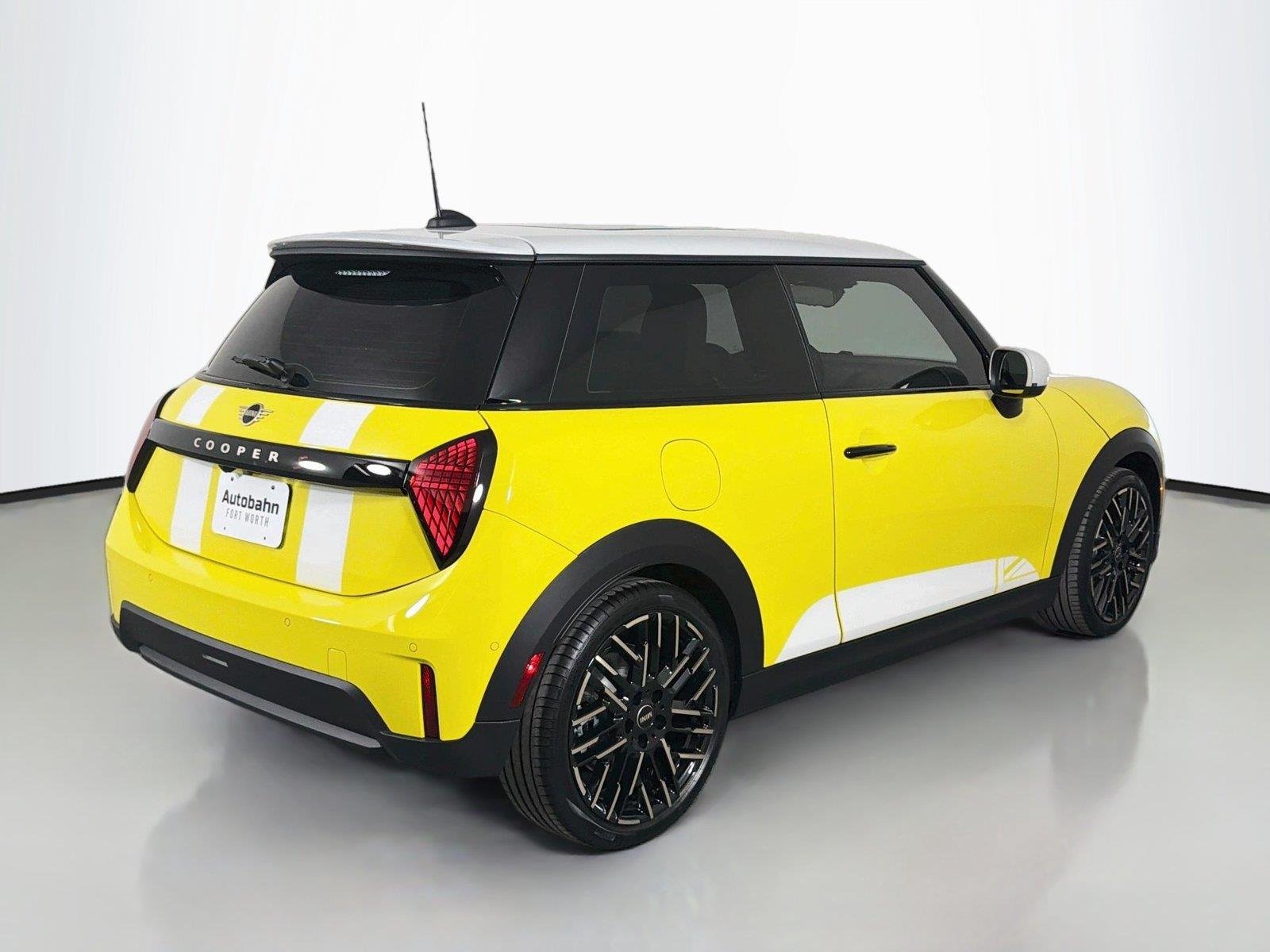 New 2026 Sunny Side Yellow MINI Iconic image 5