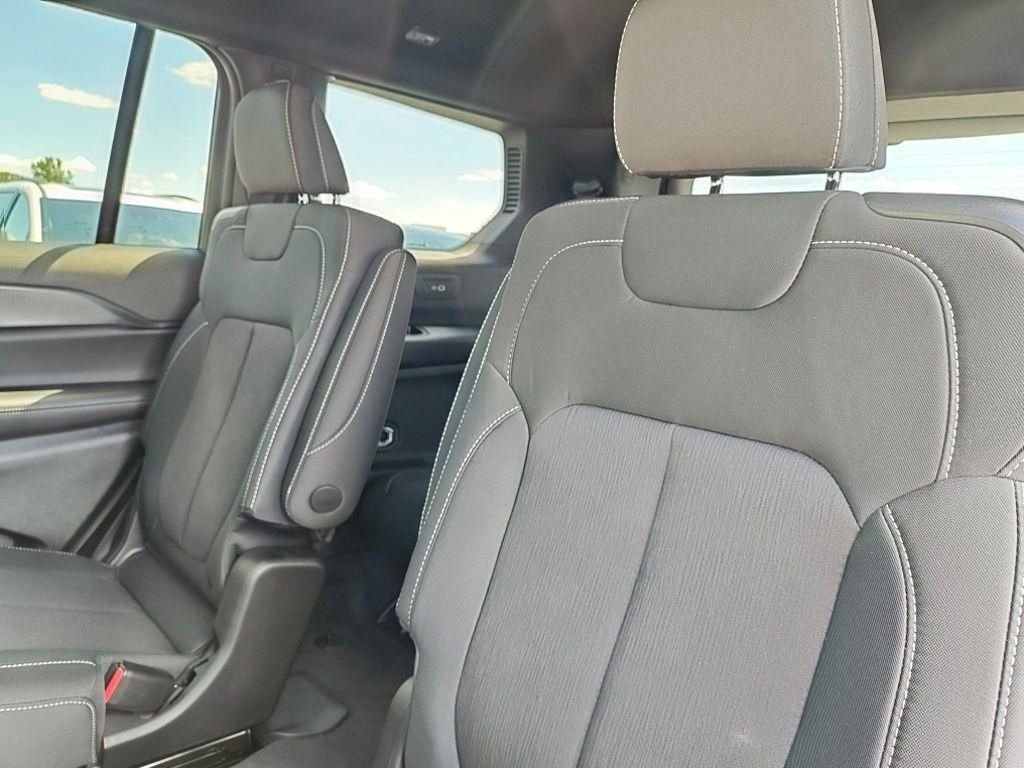 New 2026 Baltic Gray Metallic Clearcoat Jeep Altitude image 33
