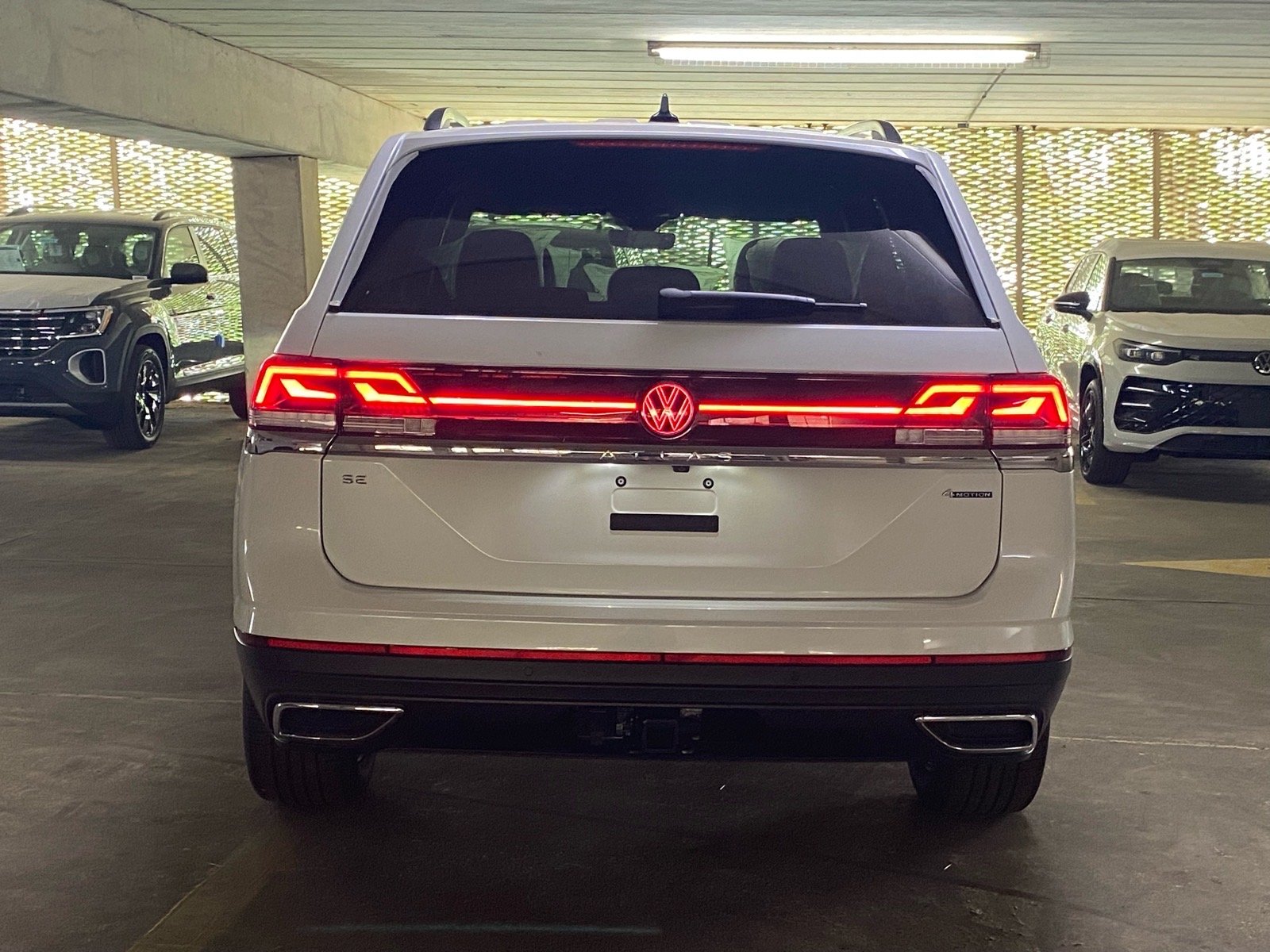 New 2026 White Volkswagen 2.0T SE w/Technology image 4