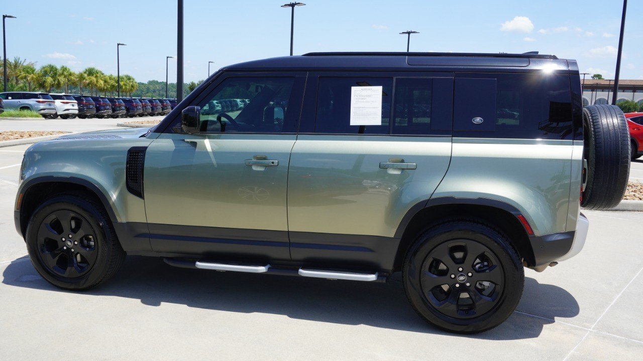 Used 2023 Green Land Rover S image 5