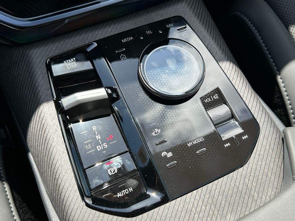 New 2026 Dark Graphite Metallic BMW 30 xDrive image 29