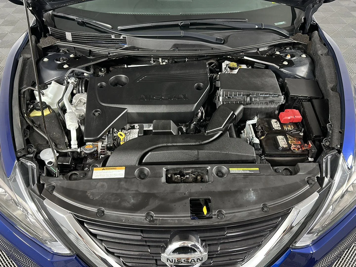 Used 2018 Deep Blue Pearl Nissan 2.5 SR image 10