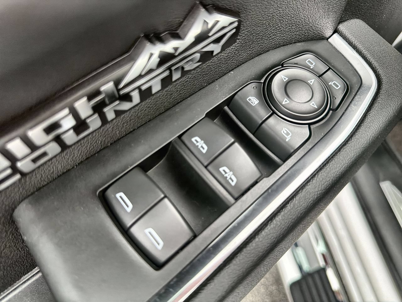 Used 2024 Iridescent Pearl Tricoat Chevrolet High Country image 19