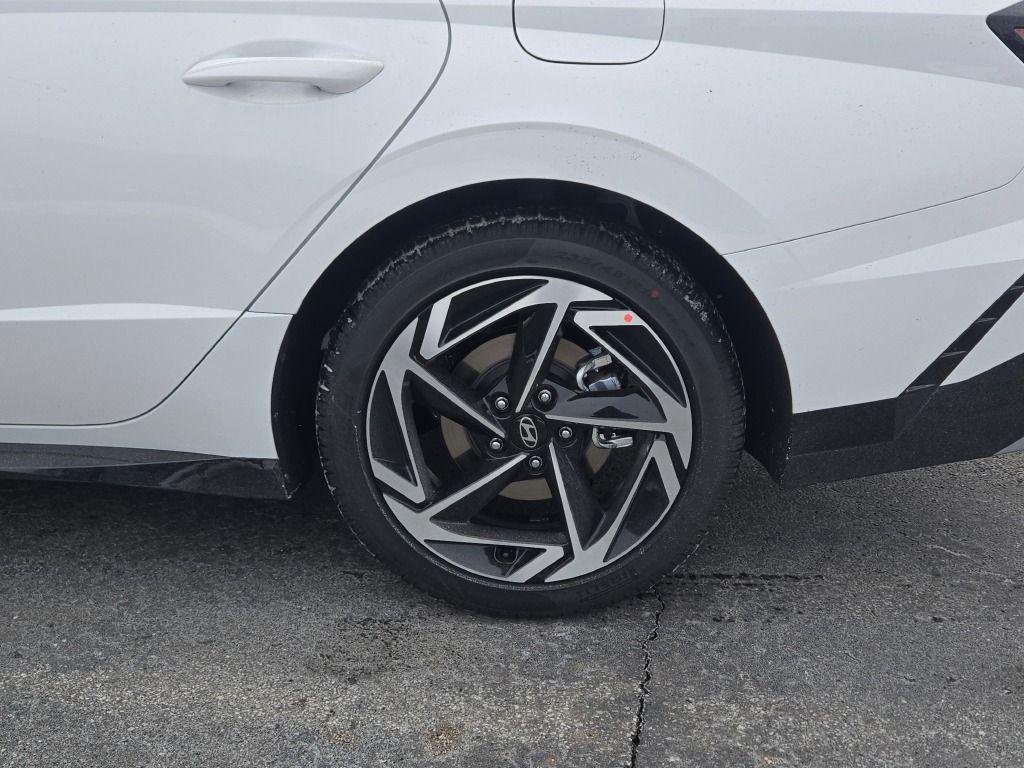New 2026 White Hyundai SEL Sport image 15