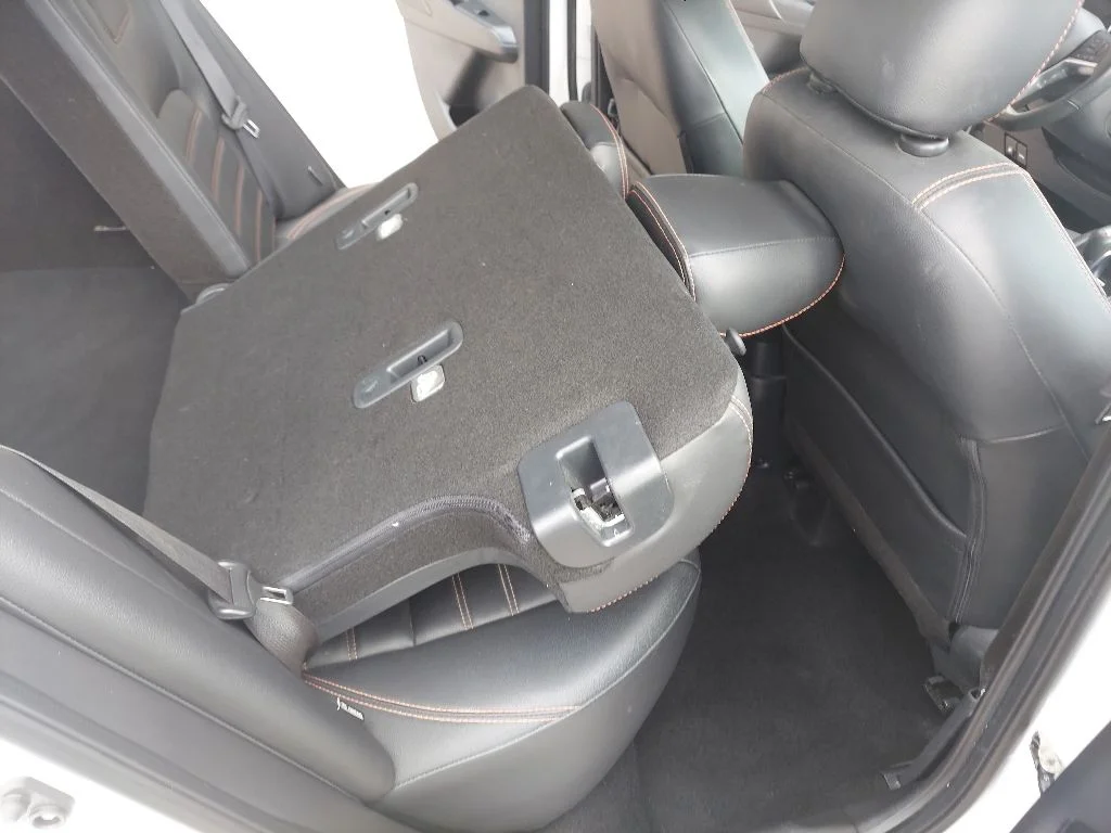 Certified Used 2020 White Nissan SR image 31