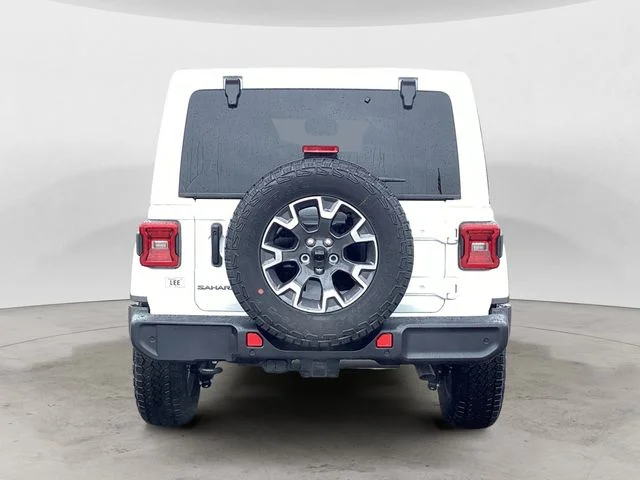 New 2026 Bright White Clearcoat Jeep 4-DOOR SAHARA image 5