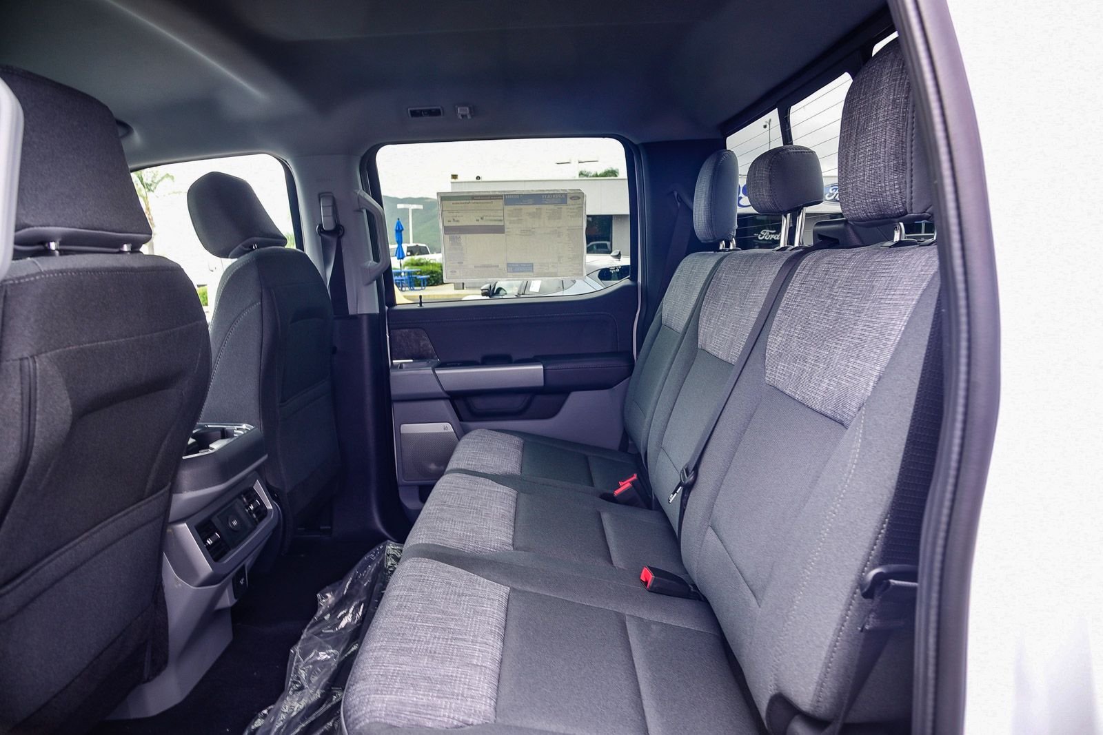 New 2026 Oxford White Ford F-250® XLT image 17