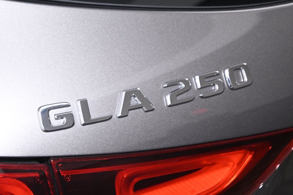 Used 2023 Mountain Gray Metallic Mercedes-Benz GLA 250 image 36