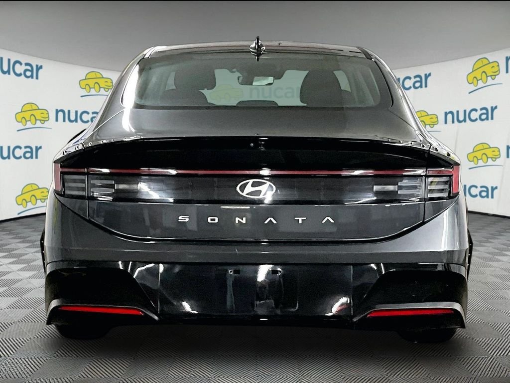 Used 2024 Gray Hyundai SEL image 5