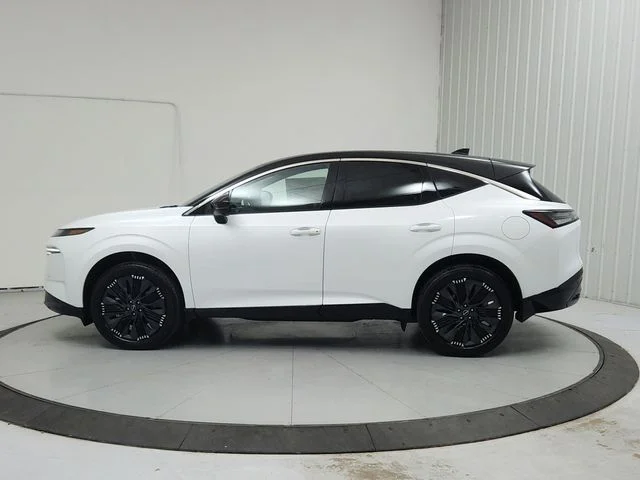 New 2026 White Nissan Platinum image 4